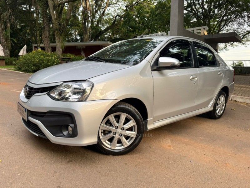 TOYOTA ETIOS 1.5 XLS SEDAN 16V 2017/2018 KASPER VEÍCULOS DOIS IRMÃOS / Carros no Vale TOYOTA ETIOS 1.5 XLS SEDAN 16V 2017/2018 KASPER VEÍCULOS DOIS IRMÃOS / Carros no Vale