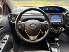 TOYOTA ETIOS 1.5 XLS SEDAN 16V 2017/2018 KASPER VEÍCULOS DOIS IRMÃOS / Carros no Vale