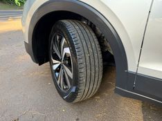 VOLKSWAGEN T-CROSS 1.0 COMFORTLINE TSI 2022/2023 KASPER VEÍCULOS DOIS IRMÃOS / Carros no Vale