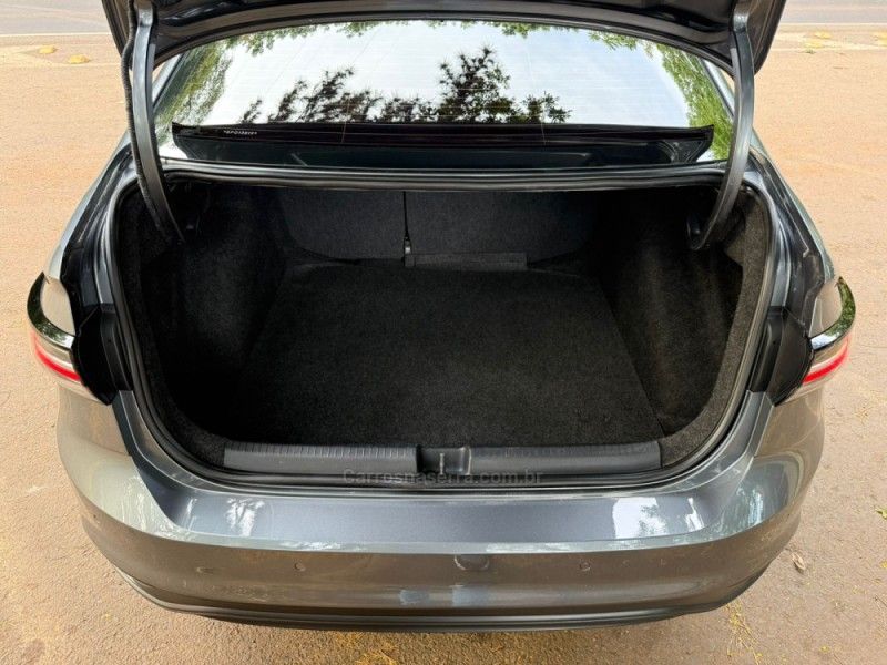 VOLKSWAGEN VIRTUS 1.0 TSI 2023/2024 KASPER VEÍCULOS DOIS IRMÃOS / Carros no Vale