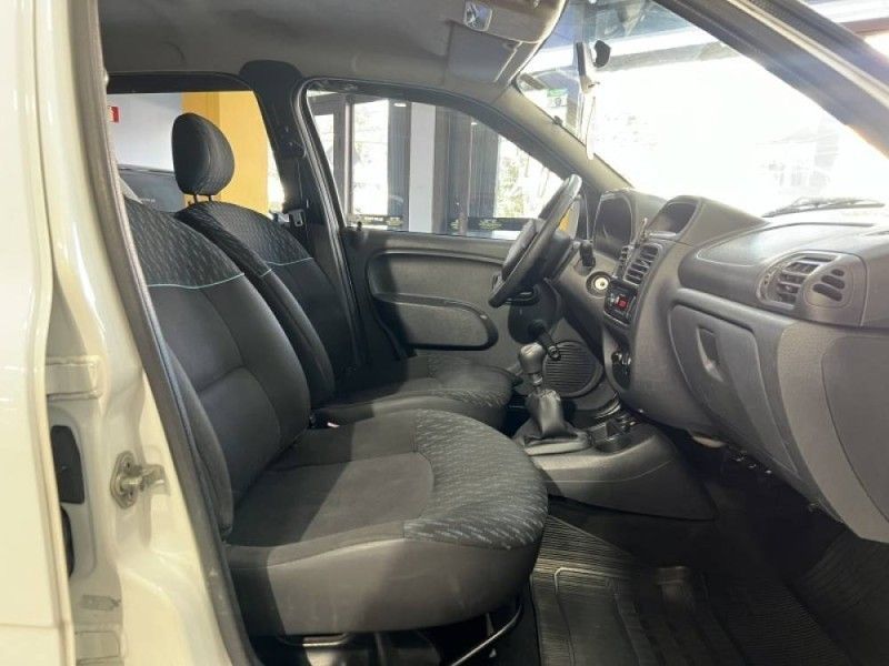 RENAULT CLIO 1.0 EXPRESSION 16V 2015/2016 PRIME MULTIMARCAS CAXIAS DO SUL / Carros no Vale RENAULT CLIO 1.0 EXPRESSION 16V 2015/2016 PRIME MULTIMARCAS CAXIAS DO SUL / Carros no Vale