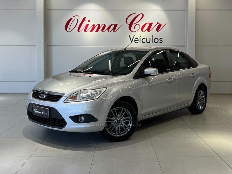 FORD FOCUS 2.0 GLX SEDAN 16V 2011/2012 ÓTIMA CAR FLORES DA CUNHA / Carros no Vale