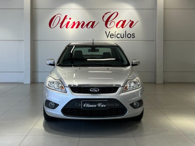 FORD FOCUS 2.0 GLX SEDAN 16V 2011/2012 ÓTIMA CAR FLORES DA CUNHA / Carros no Vale