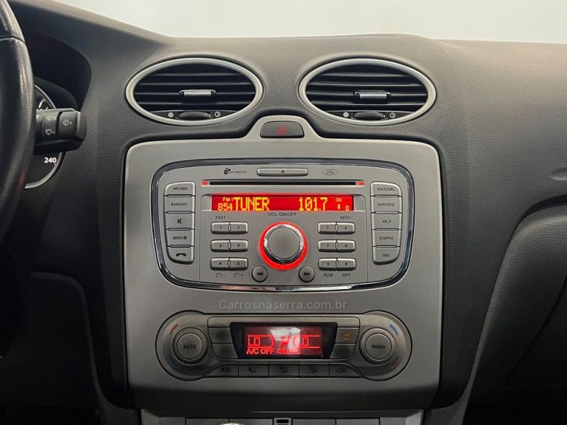 FORD FOCUS 2.0 GLX SEDAN 16V 2011/2012 ÓTIMA CAR FLORES DA CUNHA / Carros no Vale