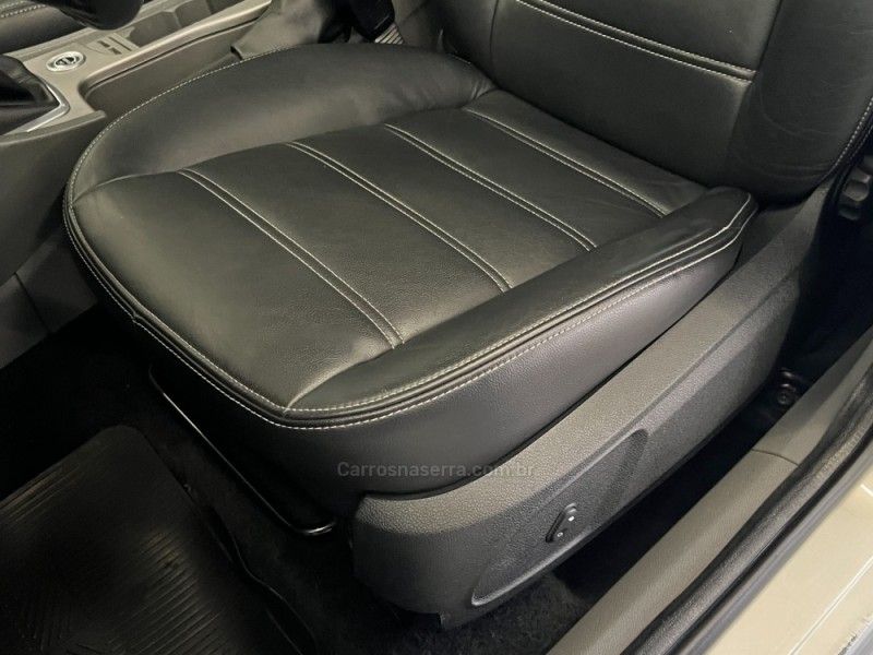 FORD FOCUS 2.0 GLX SEDAN 16V 2011/2012 ÓTIMA CAR FLORES DA CUNHA / Carros no Vale