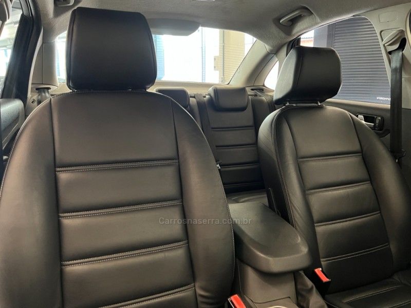 FORD FOCUS 2.0 GLX SEDAN 16V 2011/2012 ÓTIMA CAR FLORES DA CUNHA / Carros no Vale