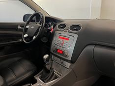 FORD FOCUS 2.0 GLX SEDAN 16V 2011/2012 ÓTIMA CAR FLORES DA CUNHA / Carros no Vale