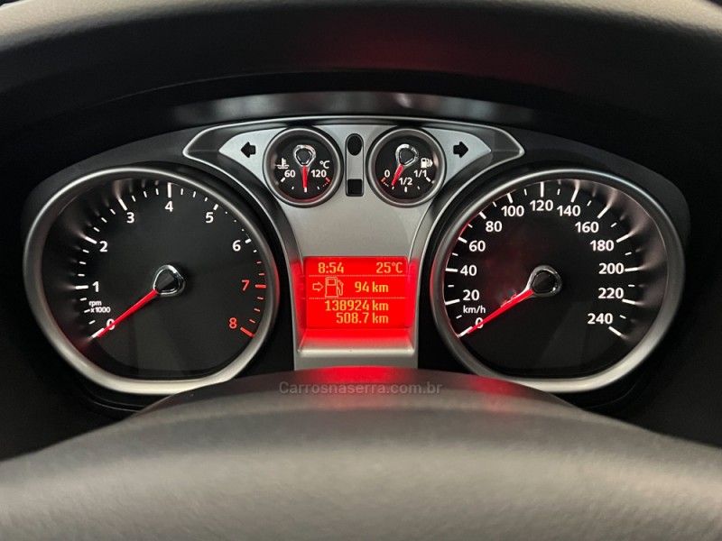 FORD FOCUS 2.0 GLX SEDAN 16V 2011/2012 ÓTIMA CAR FLORES DA CUNHA / Carros no Vale