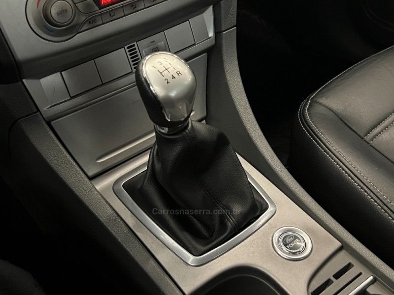 FORD FOCUS 2.0 GLX SEDAN 16V 2011/2012 ÓTIMA CAR FLORES DA CUNHA / Carros no Vale