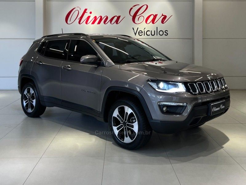 JEEP COMPASS 2.0 16V LONGITUDE 4X4 2018/2018 ÓTIMA CAR FLORES DA CUNHA / Carros no Vale