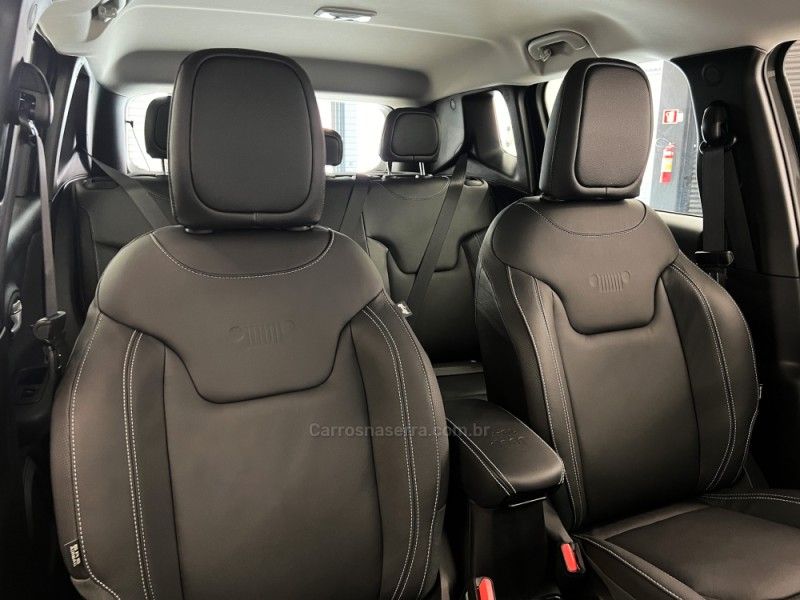 JEEP RENEGADE 1.3 16V NIGHT EAGLE T270 TURBO 2025/2026 ÓTIMA CAR FLORES DA CUNHA / Carros no Vale