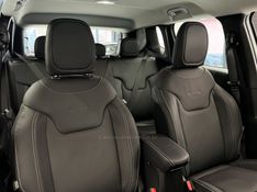 JEEP RENEGADE 1.3 16V NIGHT EAGLE T270 TURBO 2025/2026 ÓTIMA CAR FLORES DA CUNHA / Carros no Vale