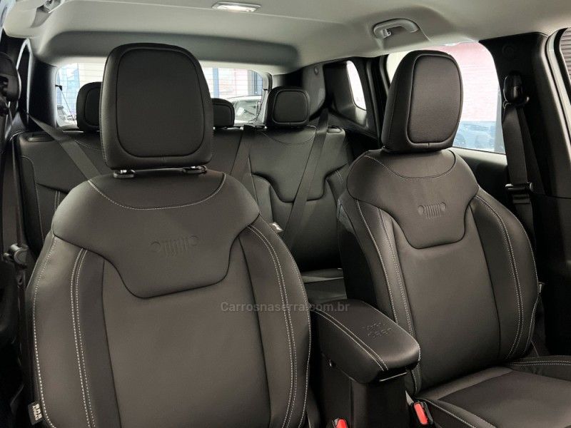 JEEP RENEGADE 1.3 16V NIGHT EAGLE T270 TURBO 2025/2026 ÓTIMA CAR FLORES DA CUNHA / Carros no Vale