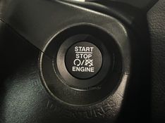 JEEP RENEGADE 1.3 16V NIGHT EAGLE T270 TURBO 2025/2026 ÓTIMA CAR FLORES DA CUNHA / Carros no Vale