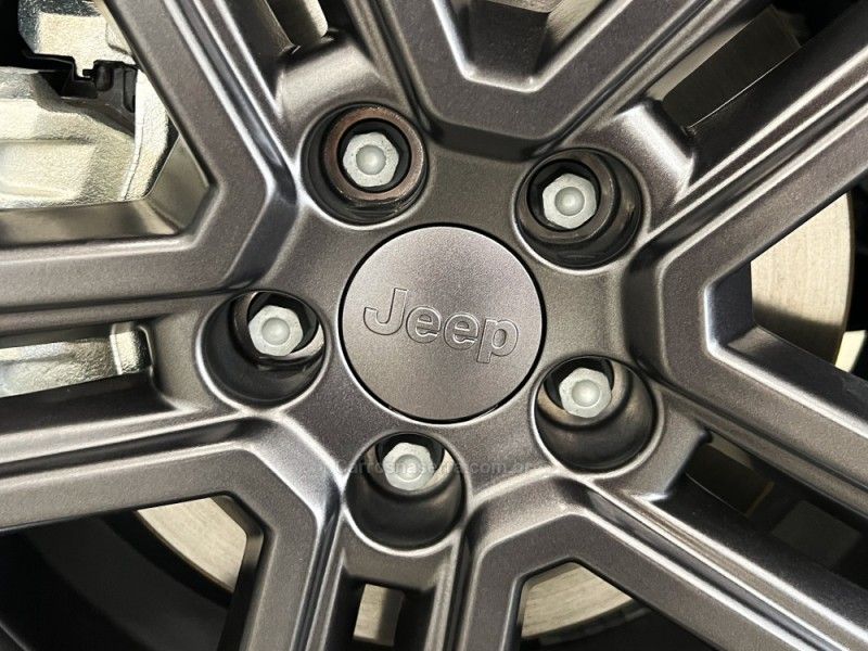 JEEP RENEGADE 1.3 16V NIGHT EAGLE T270 TURBO 2025/2026 ÓTIMA CAR FLORES DA CUNHA / Carros no Vale