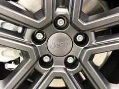 JEEP RENEGADE 1.3 16V NIGHT EAGLE T270 TURBO 2025/2026 ÓTIMA CAR FLORES DA CUNHA / Carros no Vale