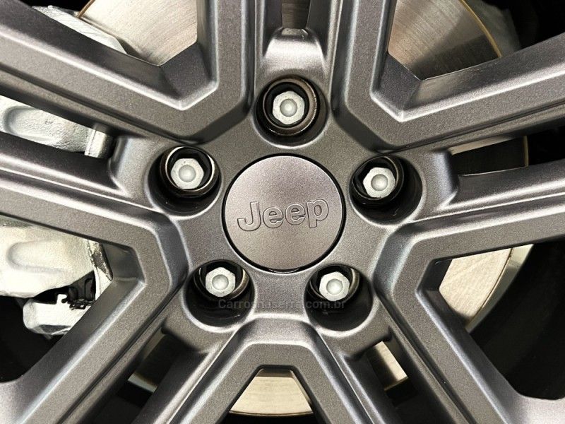 JEEP RENEGADE 1.3 16V NIGHT EAGLE T270 TURBO 2025/2026 ÓTIMA CAR FLORES DA CUNHA / Carros no Vale