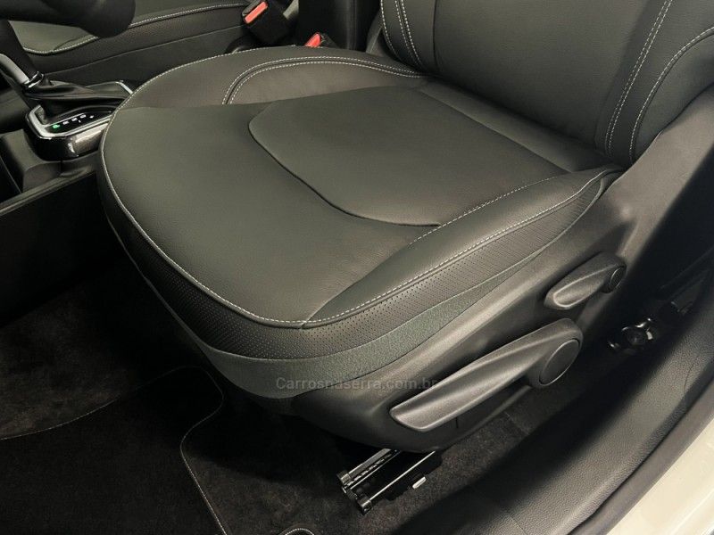 JEEP RENEGADE 1.3 LONGITUDE T270 16V TURBO 2025/2026 ÓTIMA CAR FLORES DA CUNHA / Carros no Vale