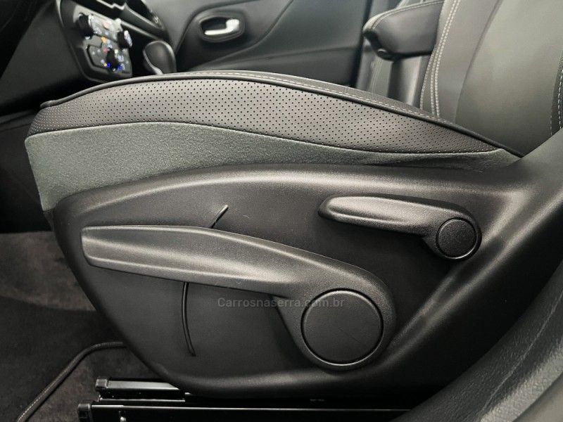 JEEP RENEGADE 1.3 LONGITUDE T270 16V TURBO 2025/2026 ÓTIMA CAR FLORES DA CUNHA / Carros no Vale