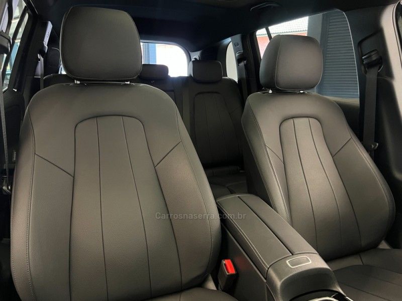 MERCEDES-BENZ GLB 220 2.0 PROGRESSIVE 16V TURBO HIBRIDO 2024/2025 ÓTIMA CAR FLORES DA CUNHA / Carros no Vale