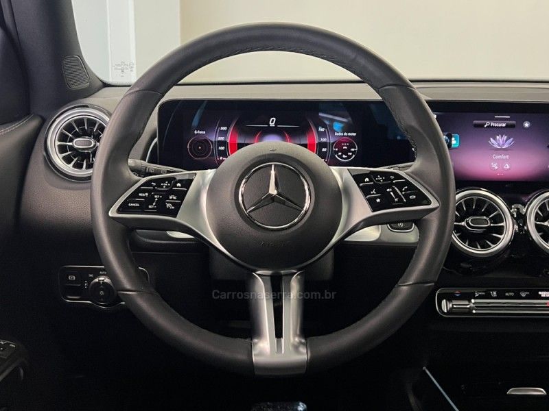 MERCEDES-BENZ GLB 220 2.0 PROGRESSIVE 16V TURBO HIBRIDO 2024/2025 ÓTIMA CAR FLORES DA CUNHA / Carros no Vale