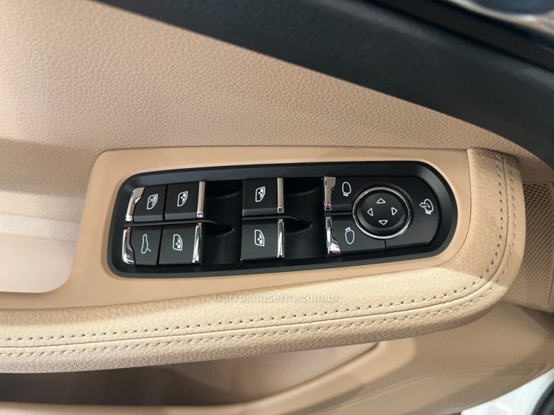 PORSCHE MACAN 2.0 16V 2024/2024 ÓTIMA CAR FLORES DA CUNHA / Carros no Vale PORSCHE MACAN 2.0 16V 2024/2024 ÓTIMA CAR FLORES DA CUNHA / Carros no Vale