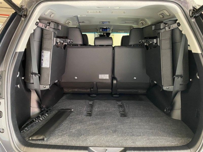 TOYOTA HILUX SW4 2.8 4X4 SRX PLATINUM TURBO 2025/2025 ÓTIMA CAR FLORES DA CUNHA / Carros no Vale TOYOTA HILUX SW4 2.8 4X4 SRX PLATINUM TURBO 2025/2025 ÓTIMA CAR FLORES DA CUNHA / Carros no Vale