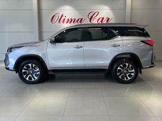 TOYOTA HILUX SW4 2.8 4X4 SRX PLATINUM TURBO 2025/2025 ÓTIMA CAR FLORES DA CUNHA / Carros no Vale