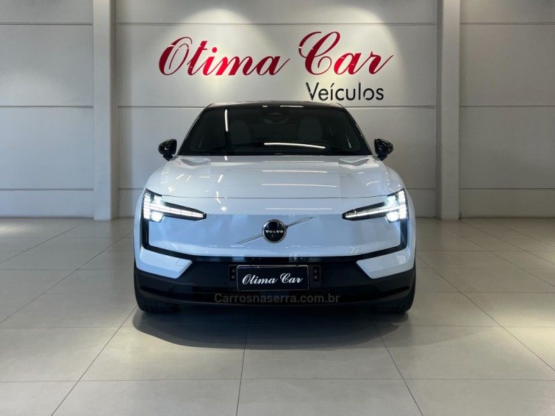 VOLVO EX30 ULTRA EXTENDED RANGE 2024/2024 ÓTIMA CAR FLORES DA CUNHA / Carros no Vale
