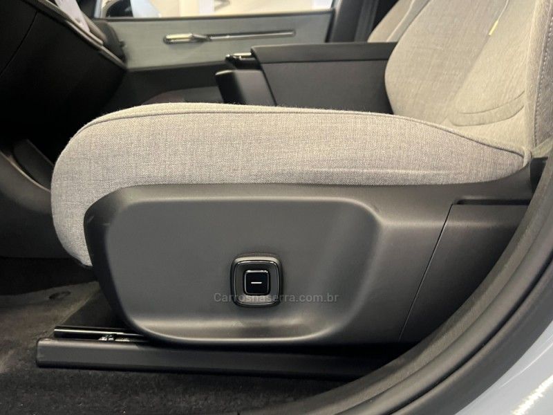 VOLVO EX30 ULTRA EXTENDED RANGE 2024/2024 ÓTIMA CAR FLORES DA CUNHA / Carros no Vale