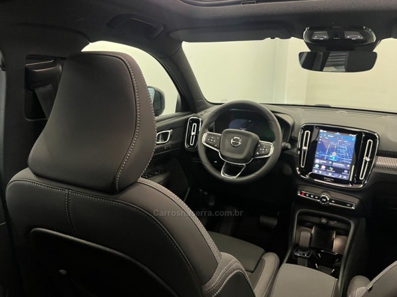 VOLVO EX40 PLUS P6 ELÉTRICO 2025/2026 ÓTIMA CAR FLORES DA CUNHA / Carros no Vale VOLVO EX40 PLUS P6 ELÉTRICO 2025/2026 ÓTIMA CAR FLORES DA CUNHA / Carros no Vale