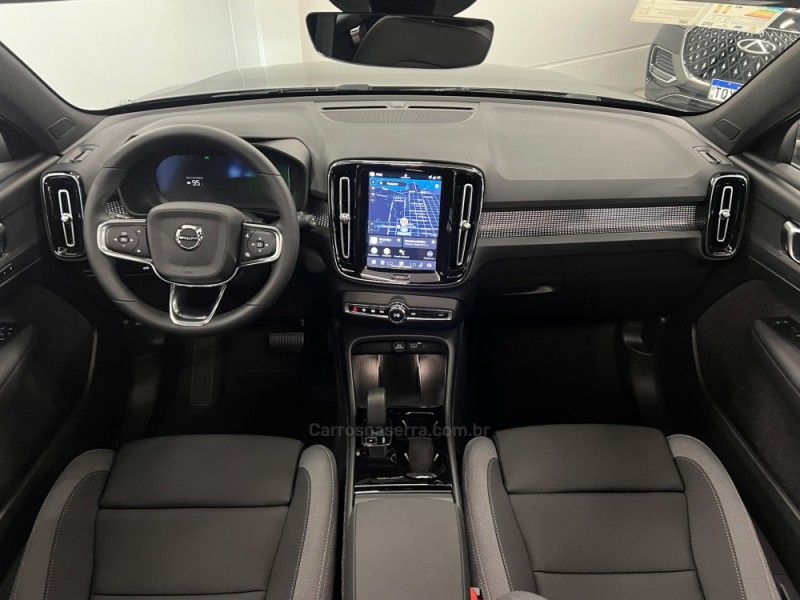 VOLVO EX40 PLUS P6 ELÉTRICO 2025/2026 ÓTIMA CAR FLORES DA CUNHA / Carros no Vale VOLVO EX40 PLUS P6 ELÉTRICO 2025/2026 ÓTIMA CAR FLORES DA CUNHA / Carros no Vale