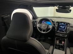 VOLVO XC 40 P6 RECHARGE ELECTRIC PLUS 2023/2024 ÓTIMA CAR FLORES DA CUNHA / Carros no Vale