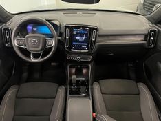 VOLVO XC 40 P6 RECHARGE ELECTRIC PLUS 2023/2024 ÓTIMA CAR FLORES DA CUNHA / Carros no Vale