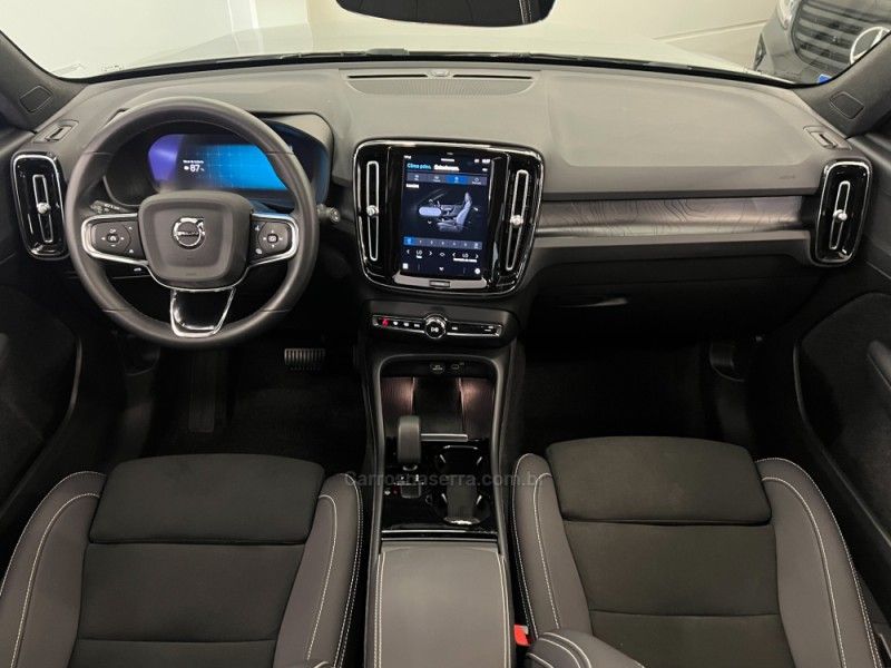 VOLVO XC 40 P6 RECHARGE ELECTRIC PLUS 2023/2024 ÓTIMA CAR FLORES DA CUNHA / Carros no Vale VOLVO XC 40 P6 RECHARGE ELECTRIC PLUS 2023/2024 ÓTIMA CAR FLORES DA CUNHA / Carros no Vale