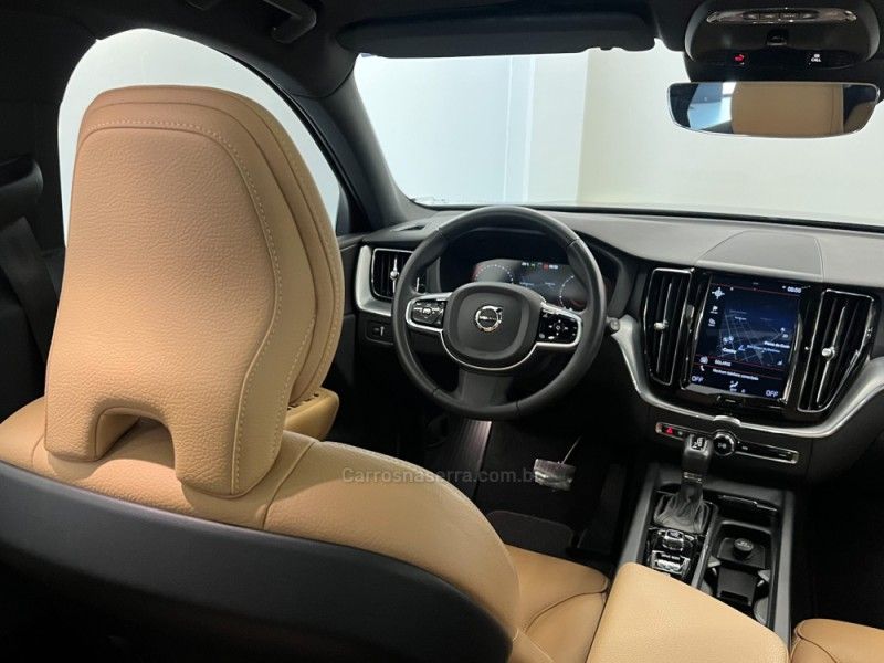 VOLVO XC60 2.0 T5 MOMENTUM 2019/2019 ÓTIMA CAR FLORES DA CUNHA / Carros no Vale