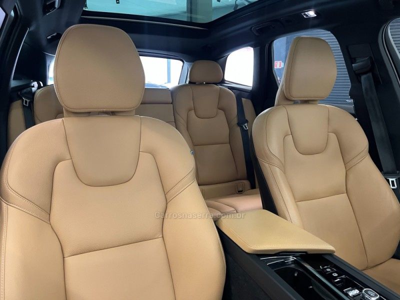 VOLVO XC60 2.0 T5 MOMENTUM 2019/2019 ÓTIMA CAR FLORES DA CUNHA / Carros no Vale