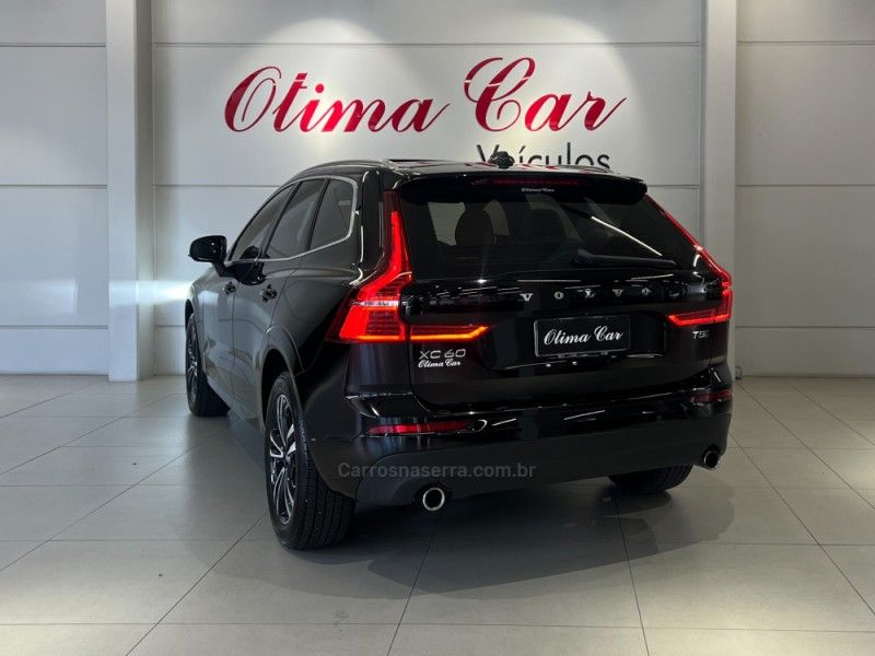 VOLVO XC60 2.0 T5 MOMENTUM 2019/2019 ÓTIMA CAR FLORES DA CUNHA / Carros no Vale