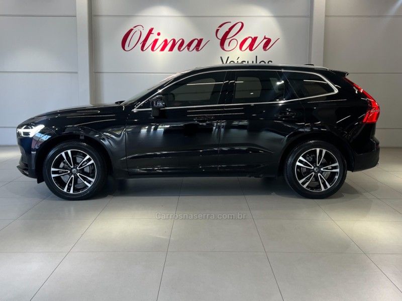 VOLVO XC60 2.0 T5 MOMENTUM 2019/2019 ÓTIMA CAR FLORES DA CUNHA / Carros no Vale