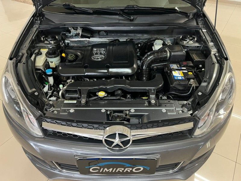 JAC J3 1.5 S 16V 2014/2015 CIMIRRO AUTOMÓVEIS TAQUARA / Carros no Vale JAC J3 1.5 S 16V 2014/2015 CIMIRRO AUTOMÓVEIS TAQUARA / Carros no Vale