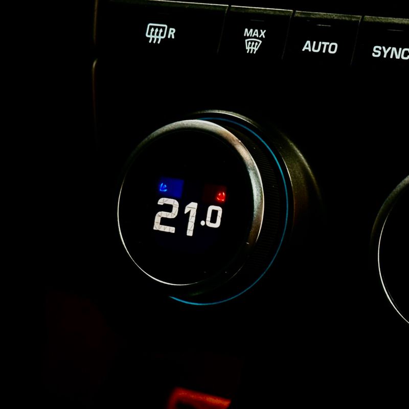 Jaguar Jag Epace P300 Se Rdy 2020/2020 DL MOTORS LAJEADO / Carros no Vale Jaguar Jag Epace P300 Se Rdy 2020/2020 DL MOTORS LAJEADO / Carros no Vale