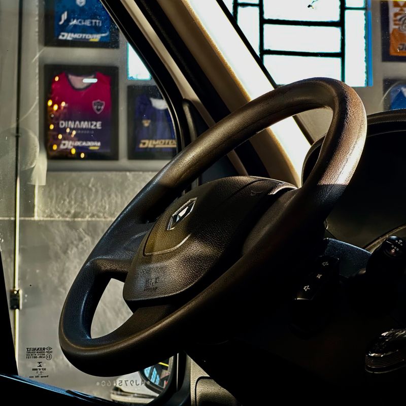 Renault Master Ch Cabine 2021/2022 DL MOTORS LAJEADO / Carros no Vale Renault Master Ch Cabine 2021/2022 DL MOTORS LAJEADO / Carros no Vale