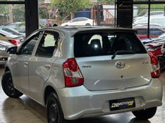 Toyota Etios Hb X 13l 2017/2018 DL MOTORS LAJEADO / Carros no Vale