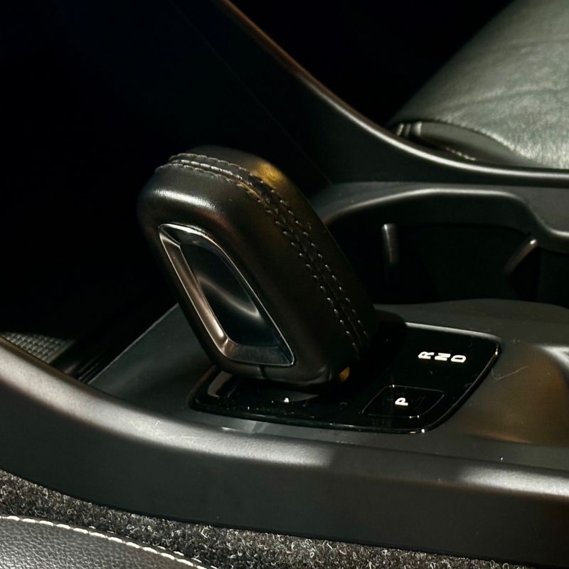 Volvo Xc40 T4 2019/2020 DL MOTORS LAJEADO / Carros no Vale