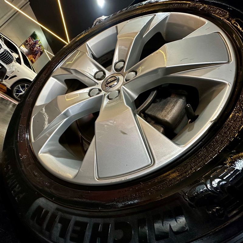 Volvo Xc40 T4 2019/2020 DL MOTORS LAJEADO / Carros no Vale