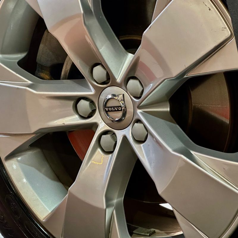 Volvo Xc40 T4 2019/2020 DL MOTORS LAJEADO / Carros no Vale