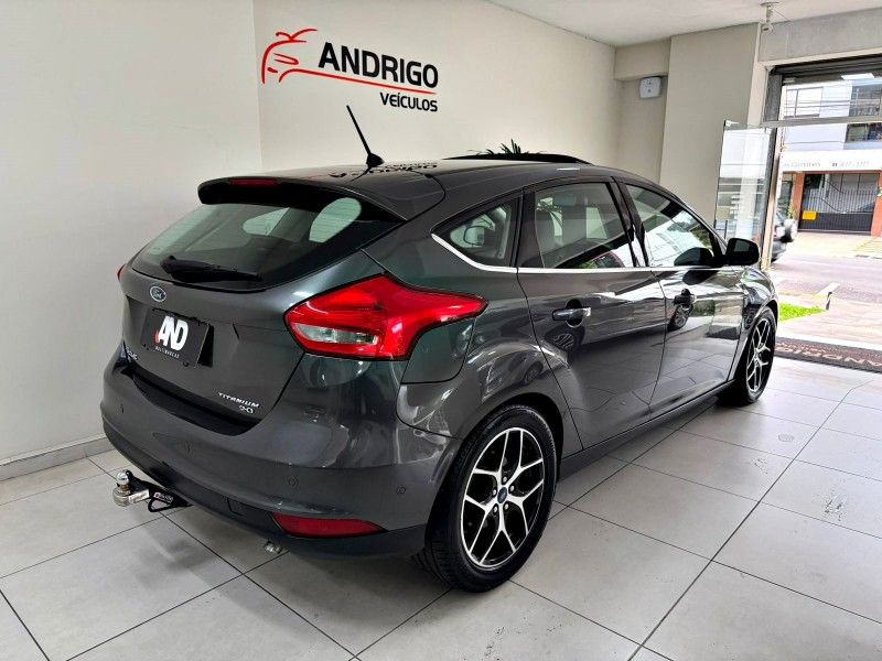 FORD FOCUS 2.0 TITANIUM PLUS HATCH 16V AUTO 2016/2016 ANDRIGO VEÍCULOS CAXIAS DO SUL / Carros no Vale