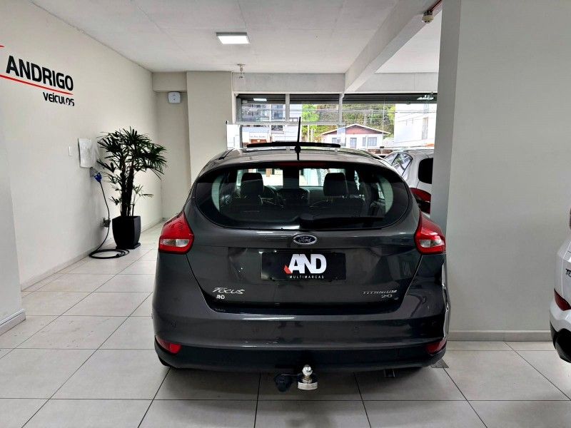 FORD FOCUS 2.0 TITANIUM PLUS HATCH 16V AUTO 2016/2016 ANDRIGO VEÍCULOS CAXIAS DO SUL / Carros no Vale