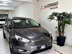 FORD FOCUS 2.0 TITANIUM PLUS HATCH 16V AUTO 2016/2016 ANDRIGO VEÍCULOS CAXIAS DO SUL / Carros no Vale