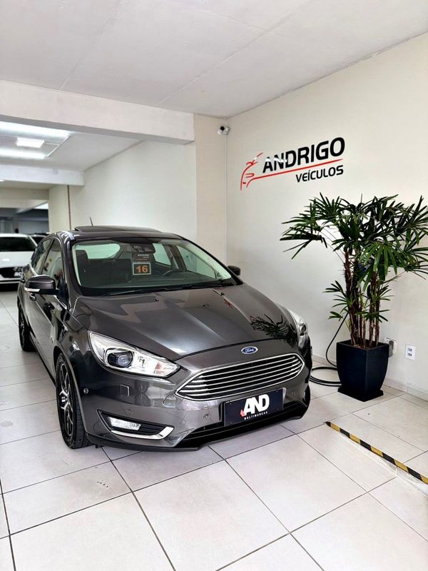 FORD FOCUS 2.0 TITANIUM PLUS HATCH 16V AUTO 2016/2016 ANDRIGO VEÍCULOS CAXIAS DO SUL / Carros no Vale